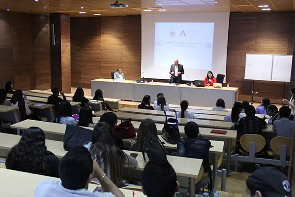 Conférence sur le secteur des assurances au Maroc